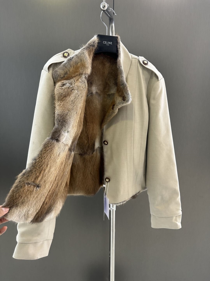 Ce1i*e outwears